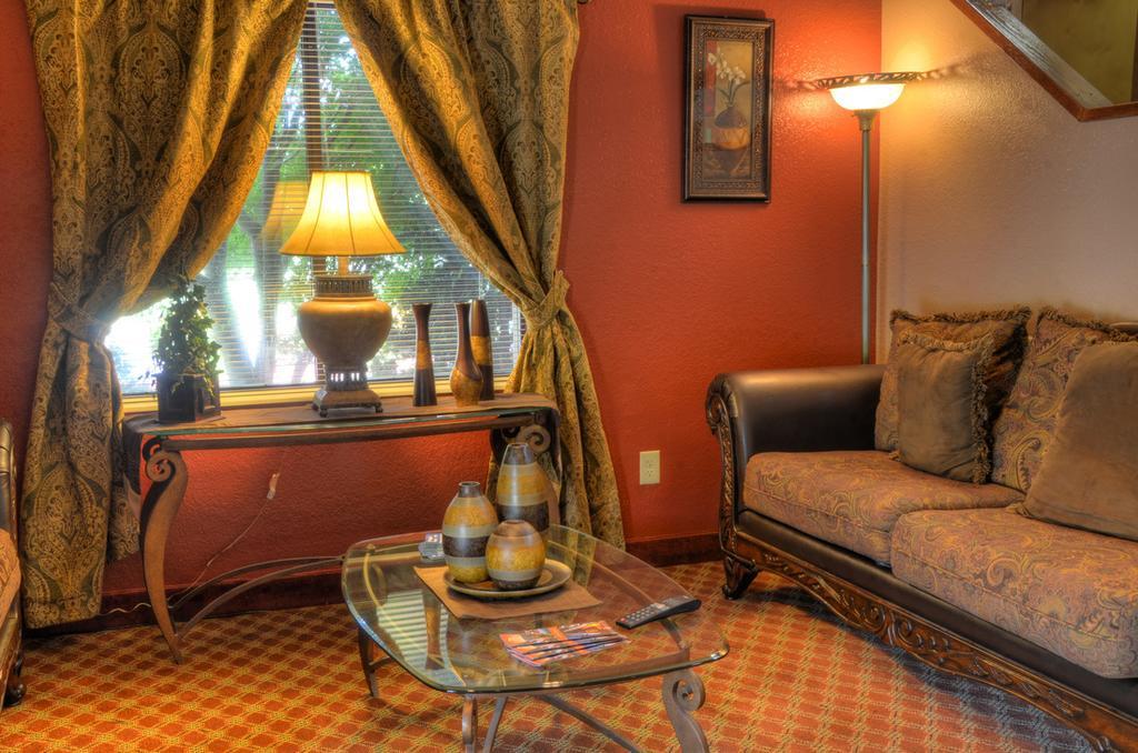 Smoky Mountain Inn & Suites Cherokee Ngoại thất bức ảnh